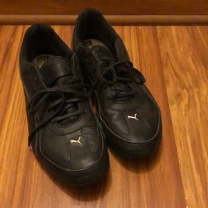 Puma gym shoes-size 8